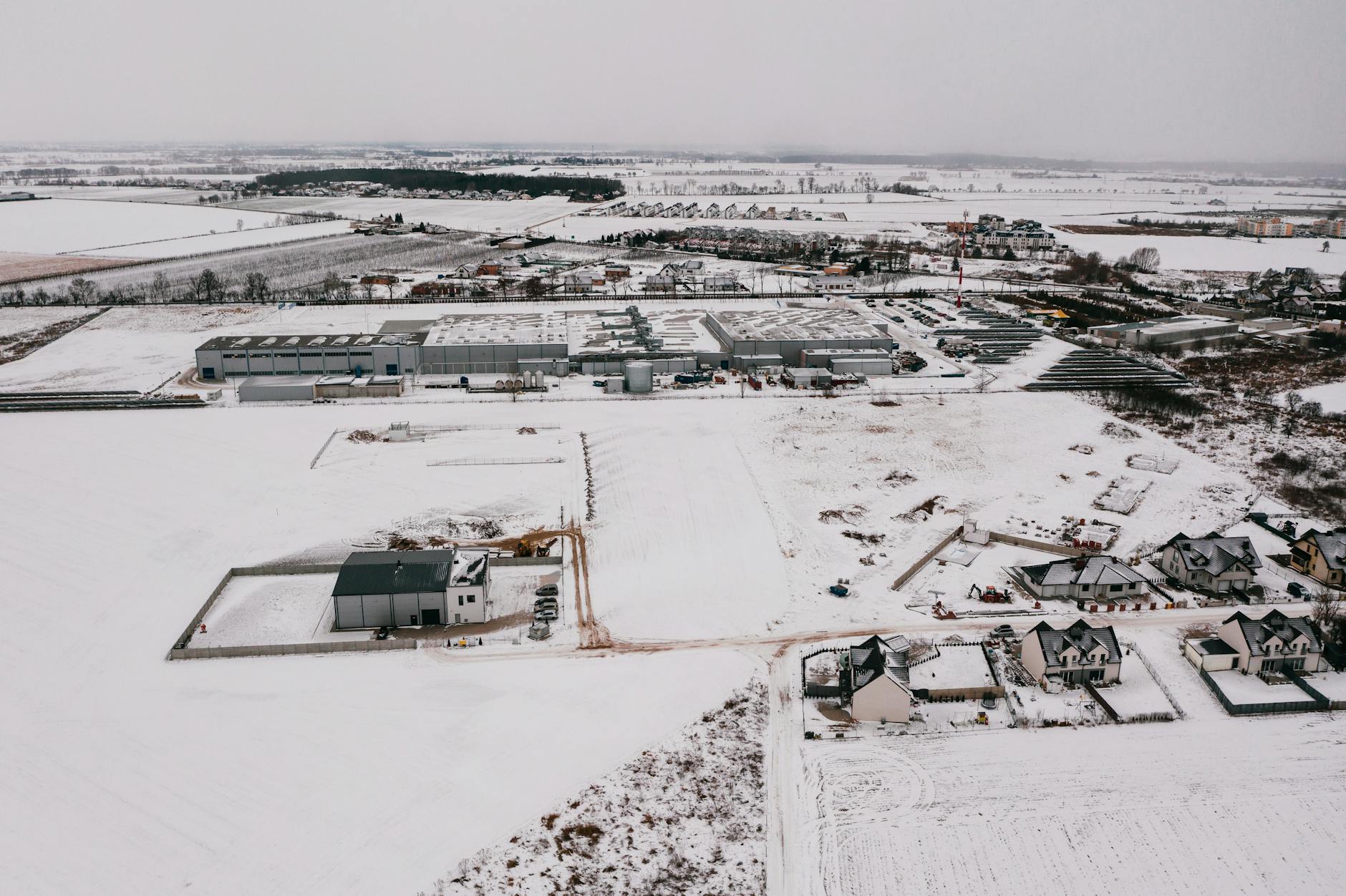 Grafika przedstawiająca instalacje magazynowania energii w Jordanowie i okolicach